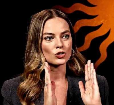 “Amsterdam” Interview with John David on blacktree.tv (September 2022)