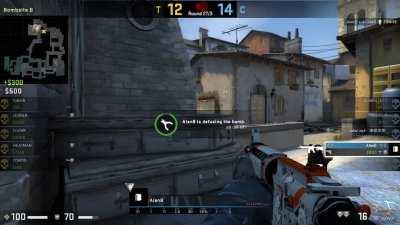 I wanted to show my friends how to throw a flash while defusing then this happened...