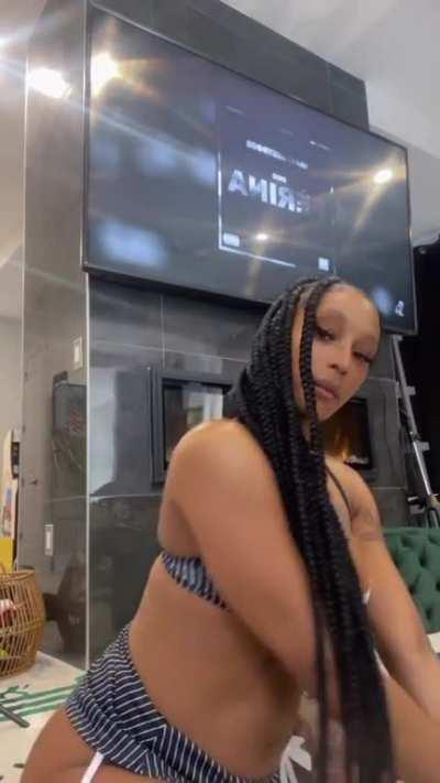 Twerksum on IG 🔥🔥