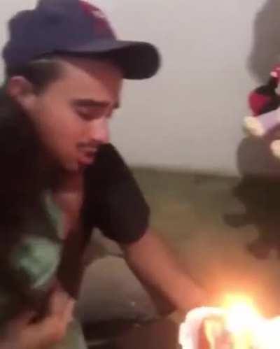 This father couldn't afford a full cake for his daughters birthday and she wasn't expecting one.