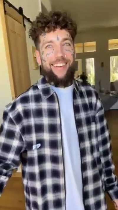 $crim lookin fresh and congrats to him being 2 years sober 🙏👏 🐐💯