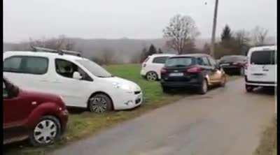 WCGW trying to help the other car