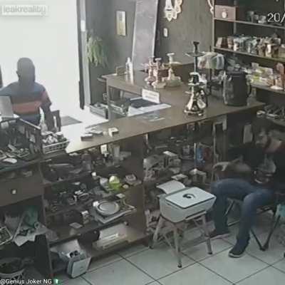 Robber gets dismantled by store employee