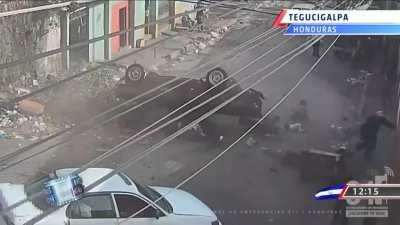 car full of people suffers damage to the brakes and has an accident (reporter says miraculously there were no deaths)