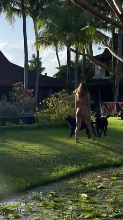 What if you looked out your window and saw Inka Williams?