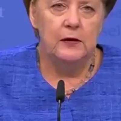 Angela merkel wird getrololoed (verarscht)😉👍