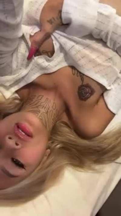 I need someone to play with my tits