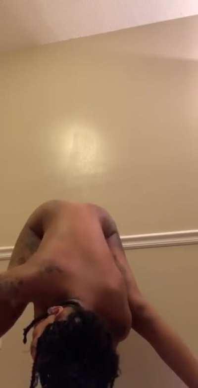 Sexy wall twerk