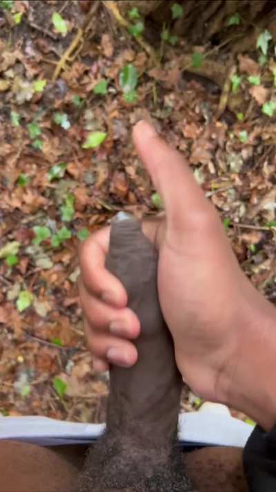 Anyone want to suck the cum from under my foreskin ?