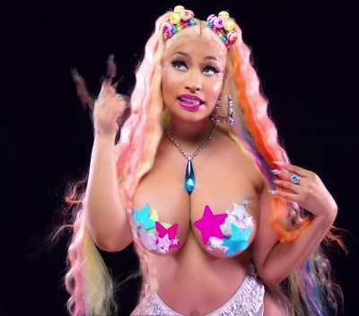 Nicki Minaj - That glorious jiggle in 60fps slow mo