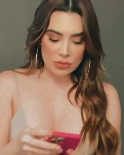 Ela devia ter ficado...😳