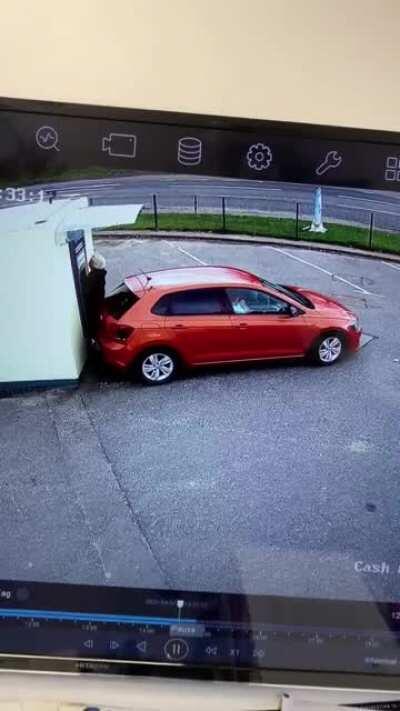 Woman drivers, no survivors