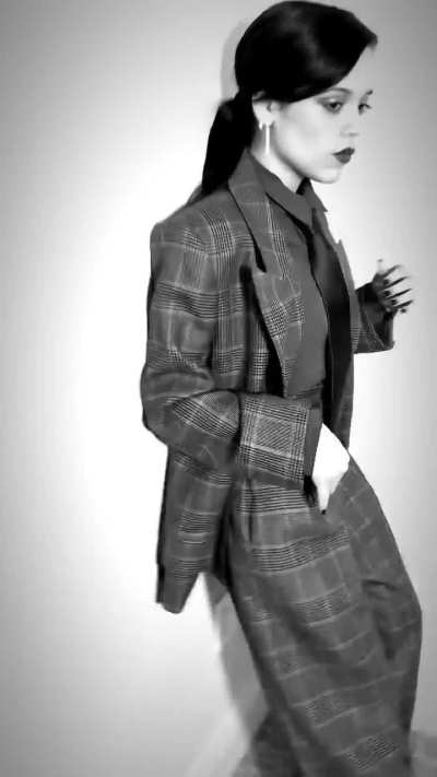 Jenna getting ready for SXSW Festival for Death of a Unicorn |IG Post 'mrenriquemelendez'| March 9, 2025