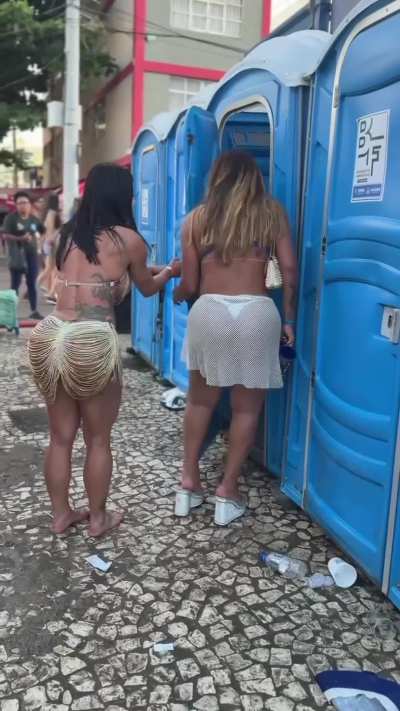 Você não imagina o que eu fiz com ela aqui.