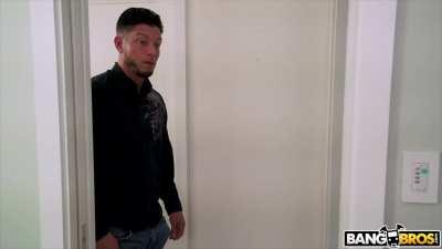 [/r/porninaminute] Melody Foxx big tit maid gets used