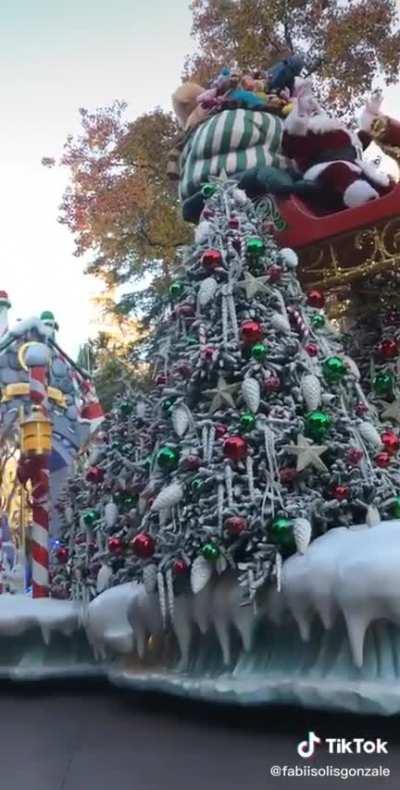 A late Christmas post. But hey free presents