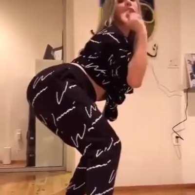 HMC after - she didn't calculate the weight of her ass ))