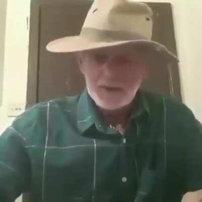 Véio de chapéu 🤠👍