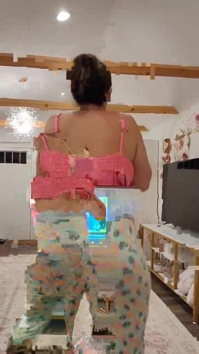 Thick pawg ass clap loose booty