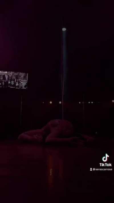 Nothing like a stripper in her element 💕☺️