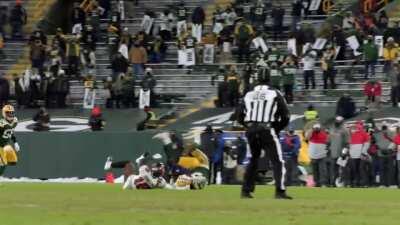 [Highlight] Alternate angle of King pulling on Tyler Johnson's jersey.