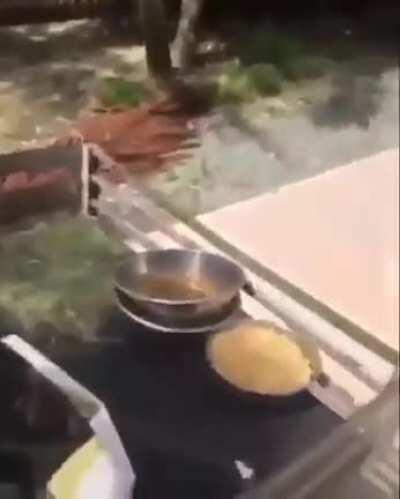 No le voy a mentir se le ve bien refachero al conductor del uber