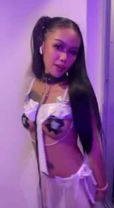 Do you like the view or you like my ass even better? 🙈