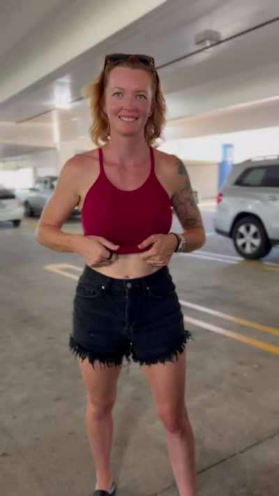 Always flashing. Everywhere I go. I can’t help it. [GIF]