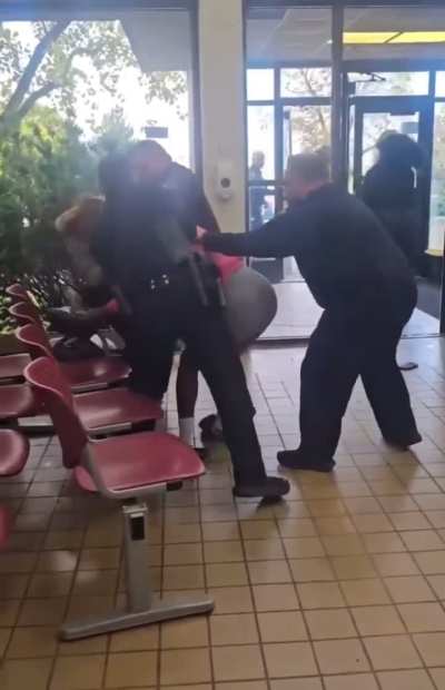 Girl Fight - Security Officers Have Their Hands Full w/ Two Women As They Have Intense Hair Pulling Match 1v1 Fight