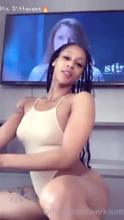 MizzTwerksumReddit - Video #8964