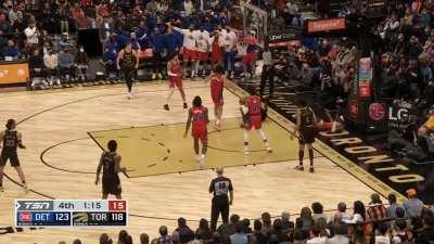 [Highlight] Cade Cunningham attacks Anunoby with the quick double-crossover and finishes the clutch bucket