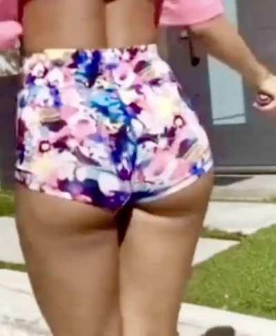 Booty jiggle