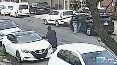 Gang Member Disguised as an Orthodox Jew ambushes Rival