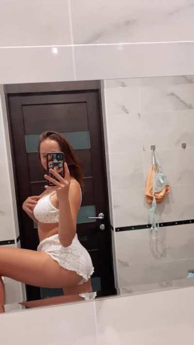 I don't want to go to college tomorrow👅