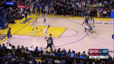 [Highlight] Steph Curry gets past Paul George, attacks the basket again, gets the layup over Zubac