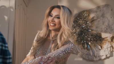 Lonely Woman Discovers a Family Heirloom’s Magical Secret: A Sensual Encounter with the Spirit of the Ring