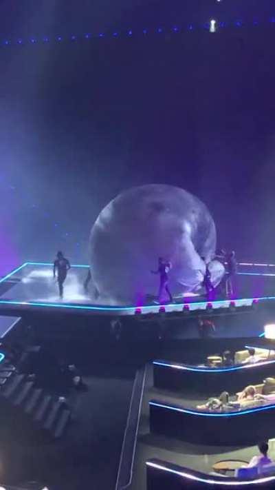 Removing the moon after Spain’s act