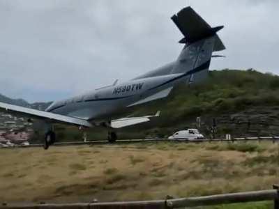 Saint Barthélemy Airport is an open air barber shop