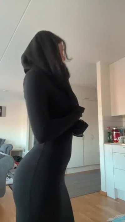 Hijabi needs to get railed