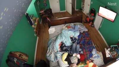 🤦🏻‍♀️ this kid is going to be short a few brain cells