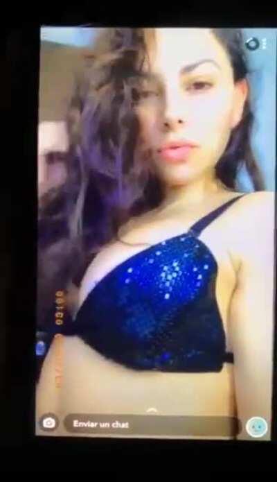 Que tengan un excelente Lunes, casi tan bueno como esta belleza