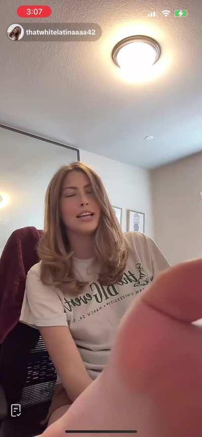 @thatwhitelatinaaaa42