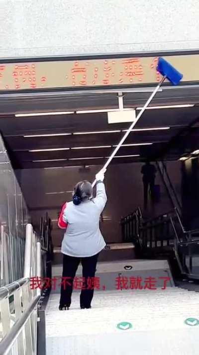 Cleaning LED Display board - Chinese style