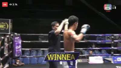 How can he kick like this??????????