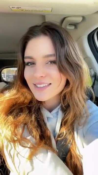 Who should Taya be for Halloween?