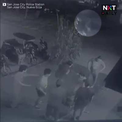 Self Defense diba? Afraid for your life or for someone else's life? Ayaw tigilan ung isa eh. Kuyog pa more. Lol