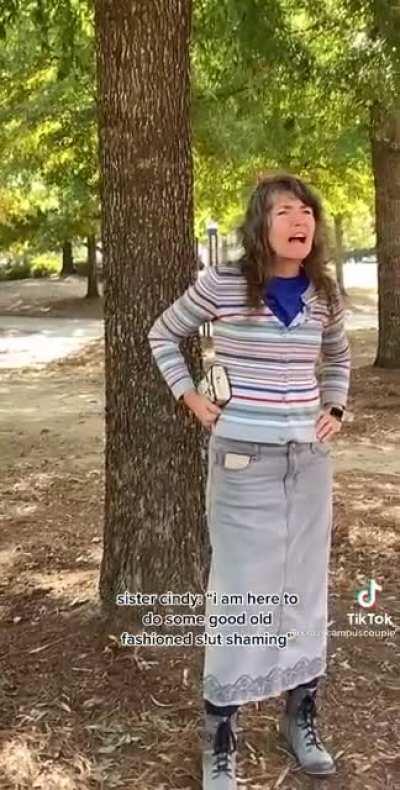 The Duggar’s when they saw Jill’s dress at Claritin’s wedding