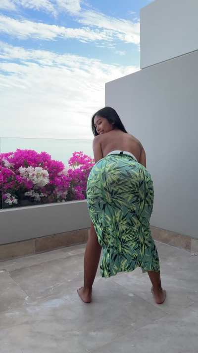 Exotic fuckdolls like me are addicted to cum! 