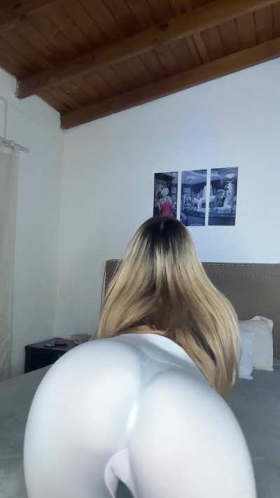 You like how spandex wraps my ass