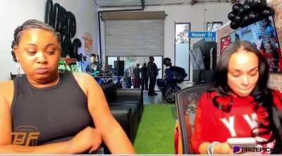 This why Smaccy don&rsquo;t want her on stream 😂😂😂